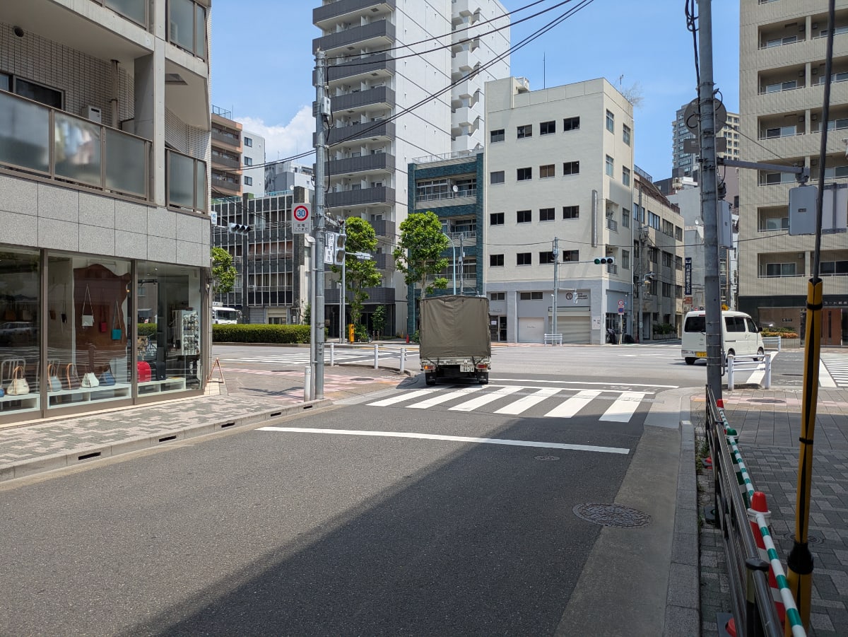 v20251007150704/fresh/building/J00100360598_2