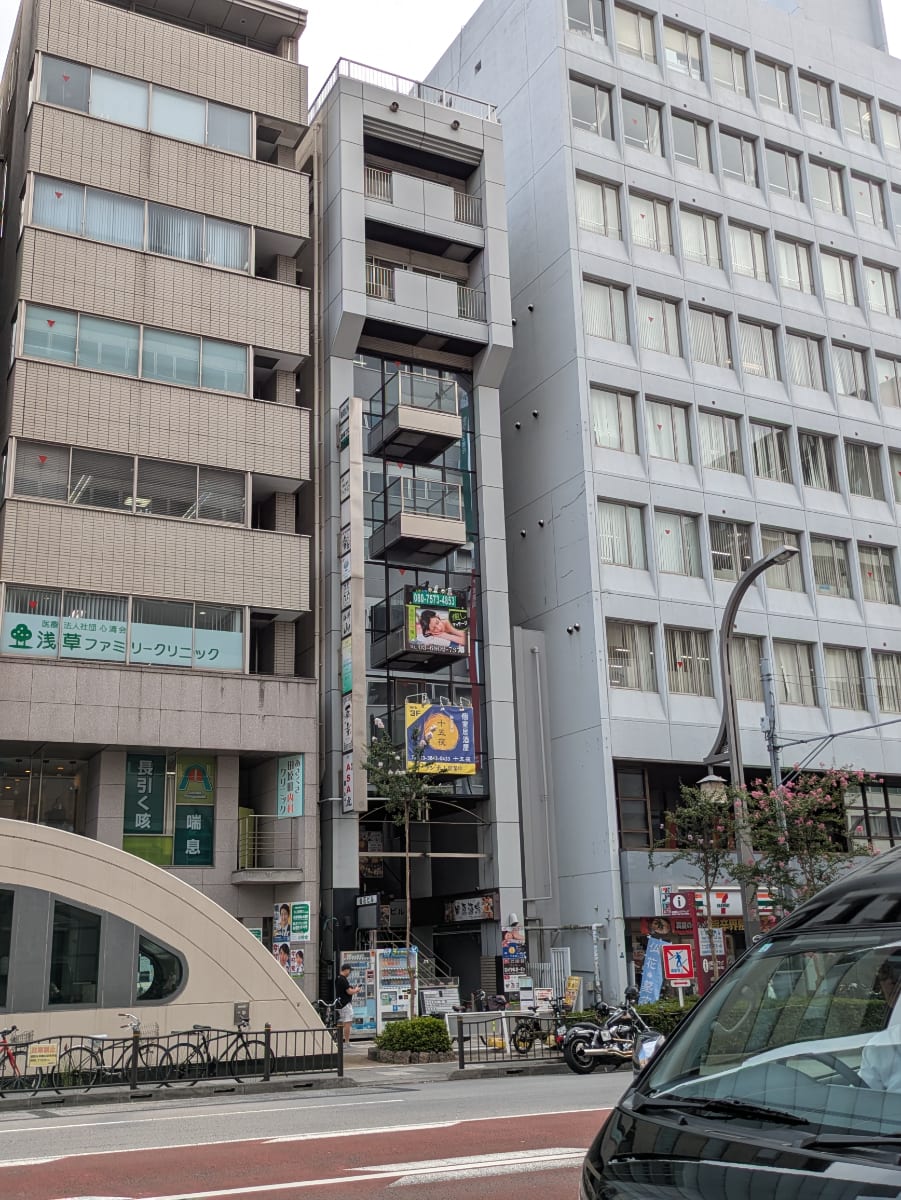 v20251007150704/fresh/building/J00100363689_12