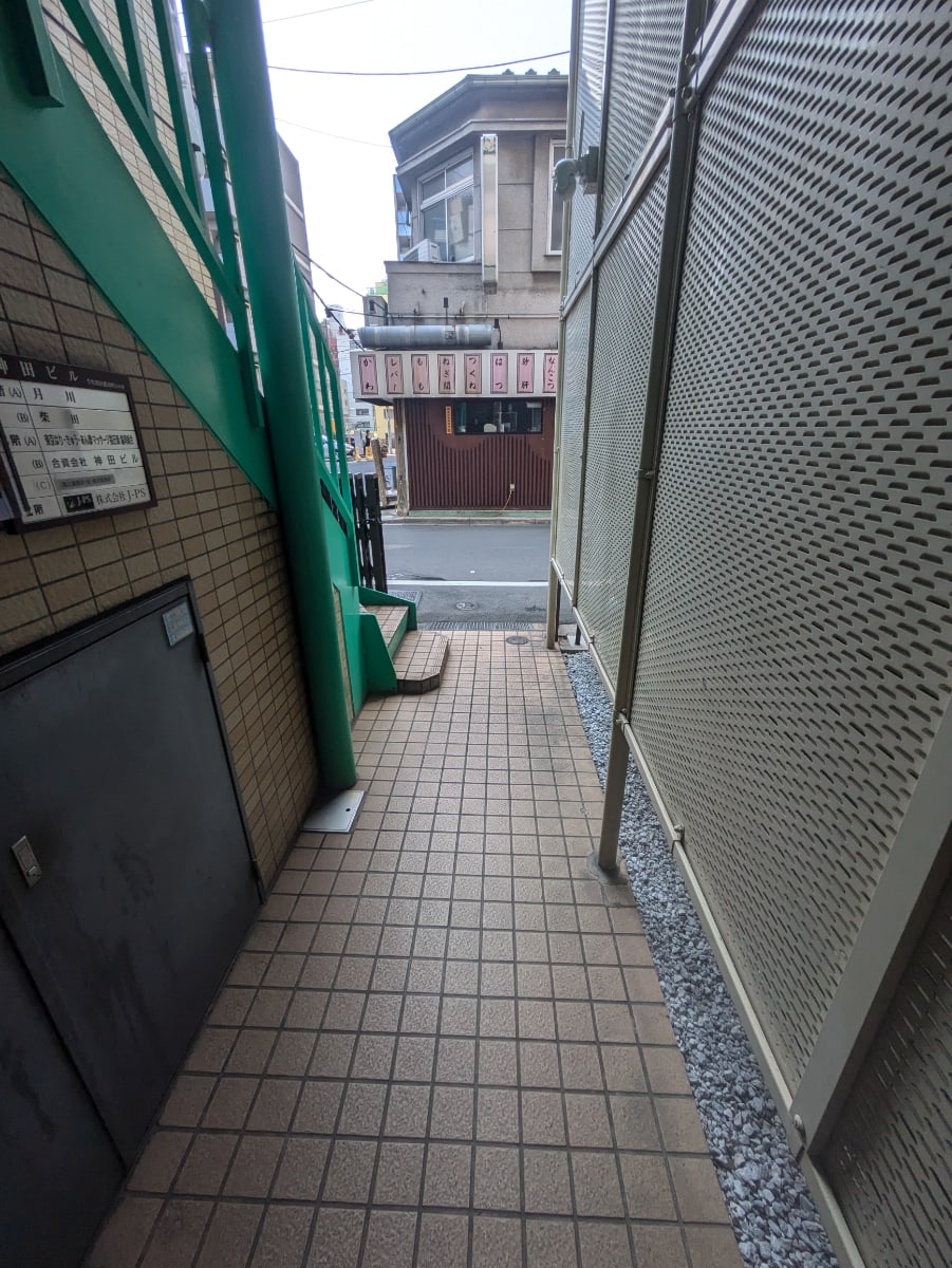 v20251007150704/fresh/building/J00100366907_11