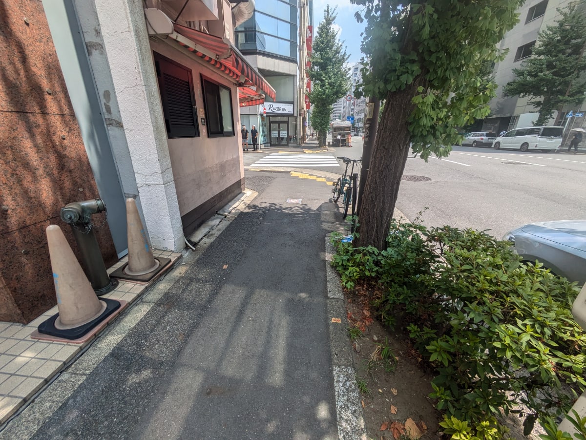 v20251007150704/fresh/building/J00100370060_9