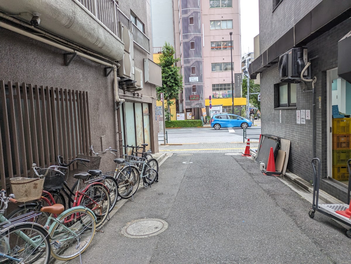 v20251007150704/fresh/building/J00100370240_2