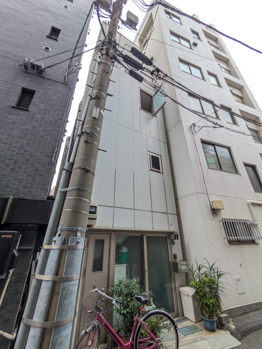 v20251007150704/fresh/building/J00100370240_8