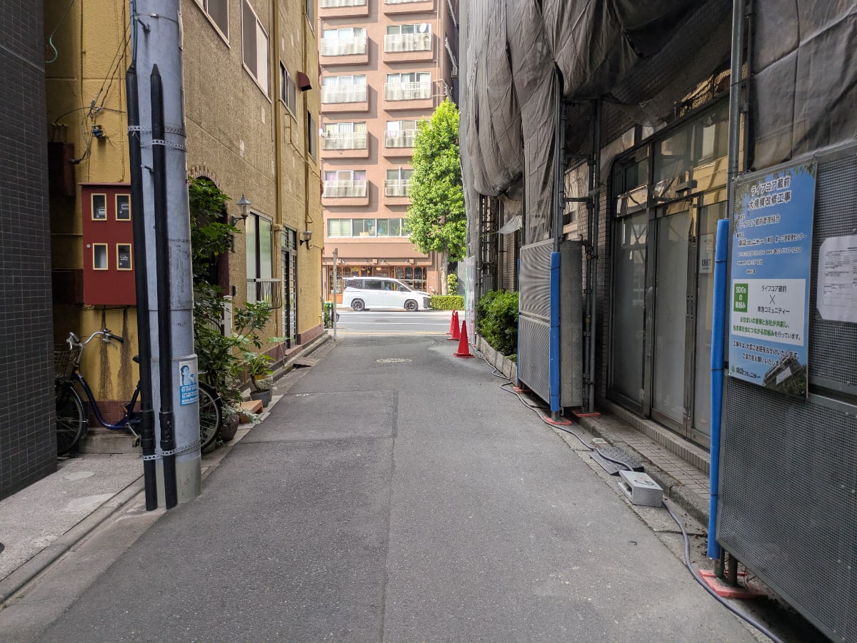 v20251007150704/fresh/building/J00100373284_2