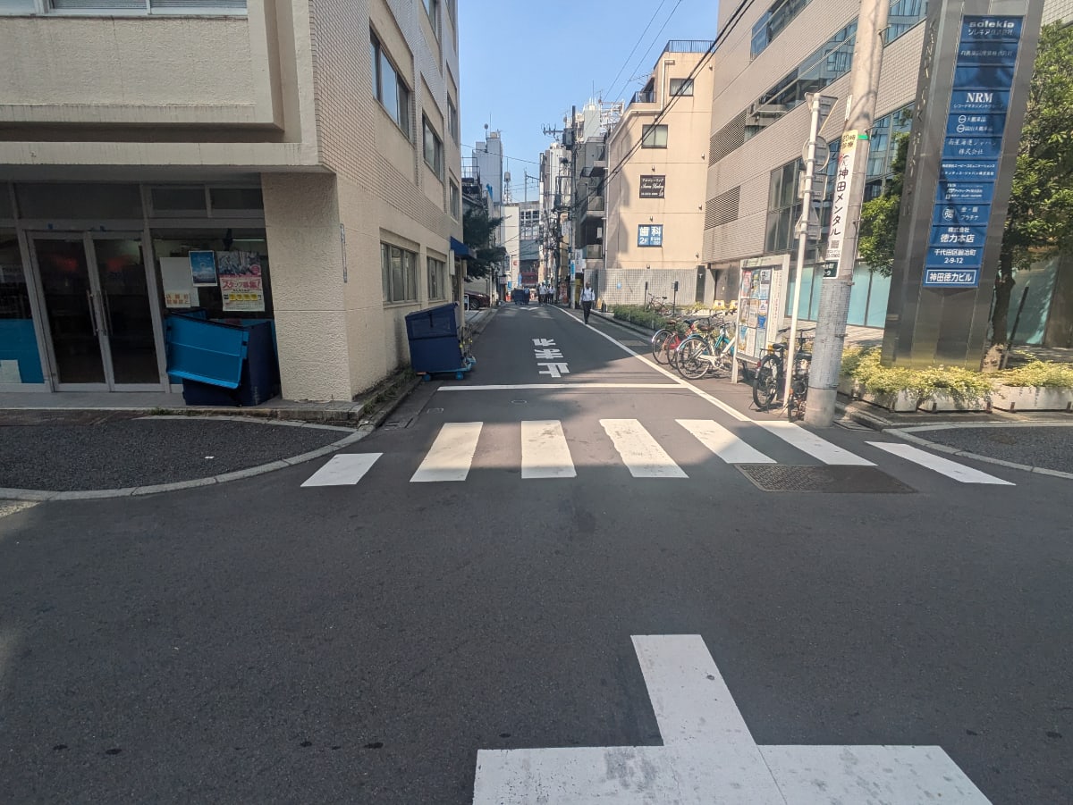v20251007150704/fresh/building/J00100381785_10