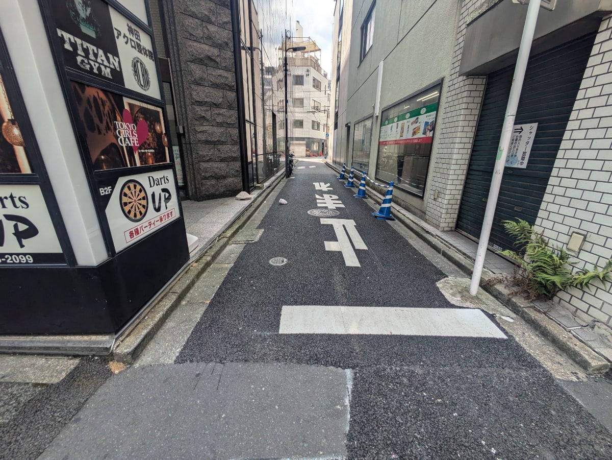 v20251007150704/fresh/building/J00100382568_10