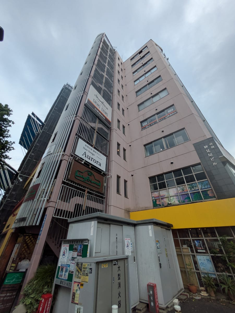 v20251007150704/fresh/building/J00100393345_12