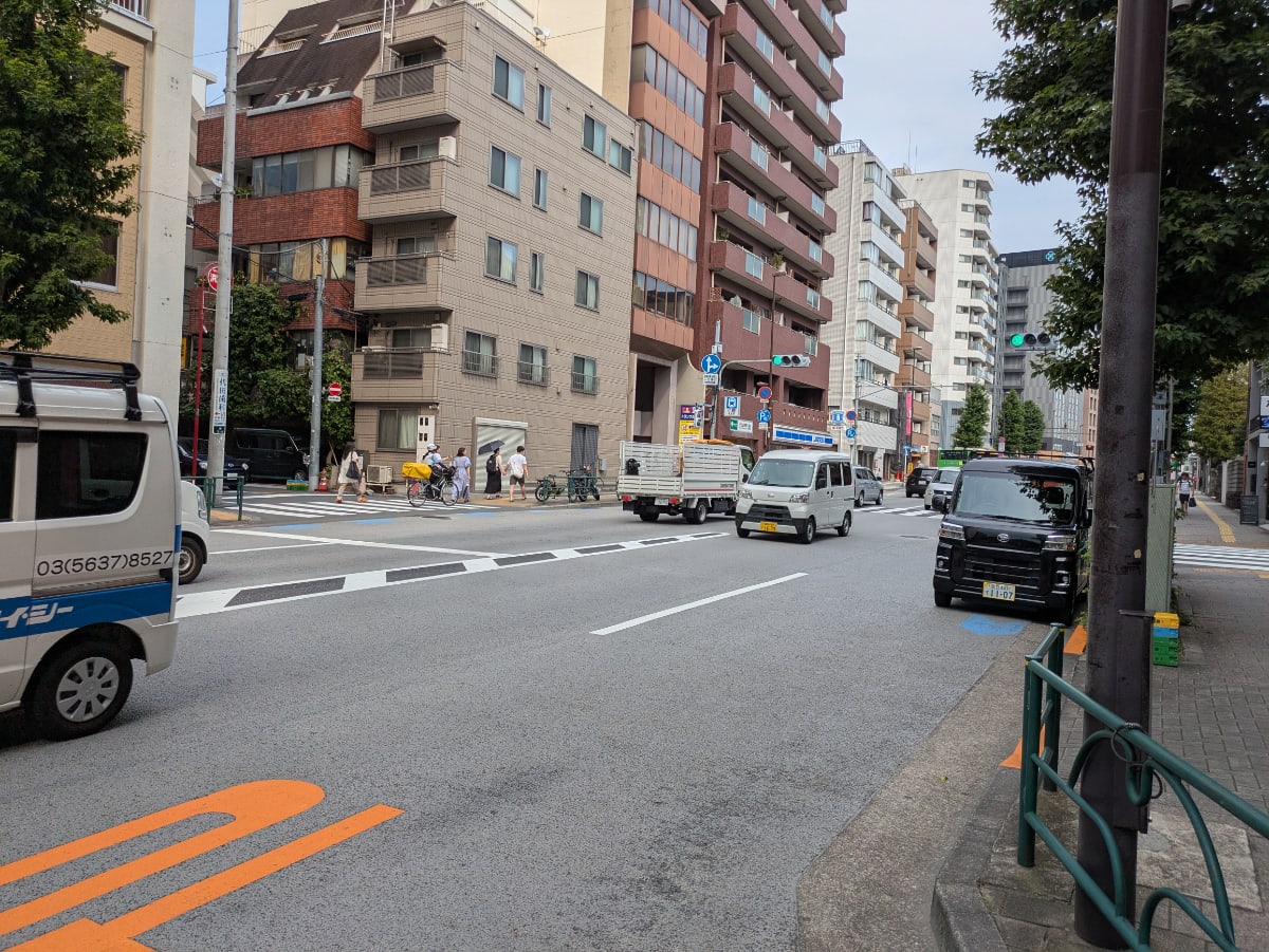 v20251007150704/fresh/building/J00100393772_16