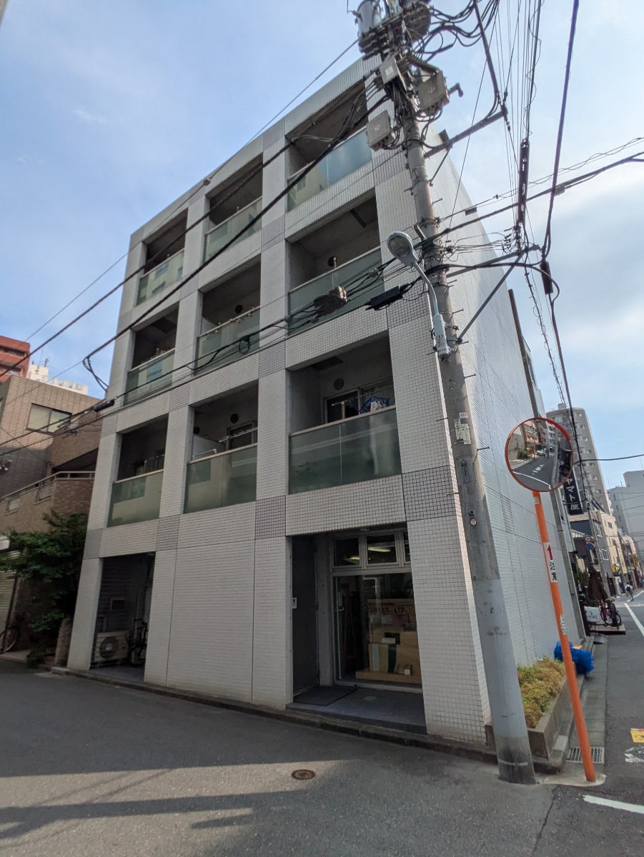 v20251007150704/fresh/building/J00100393957_7