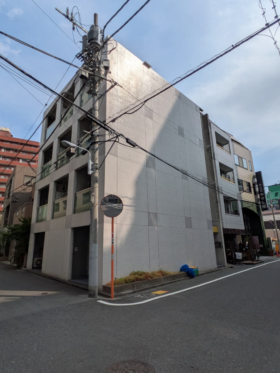 v20251007150704/fresh/building/J00100393957_8