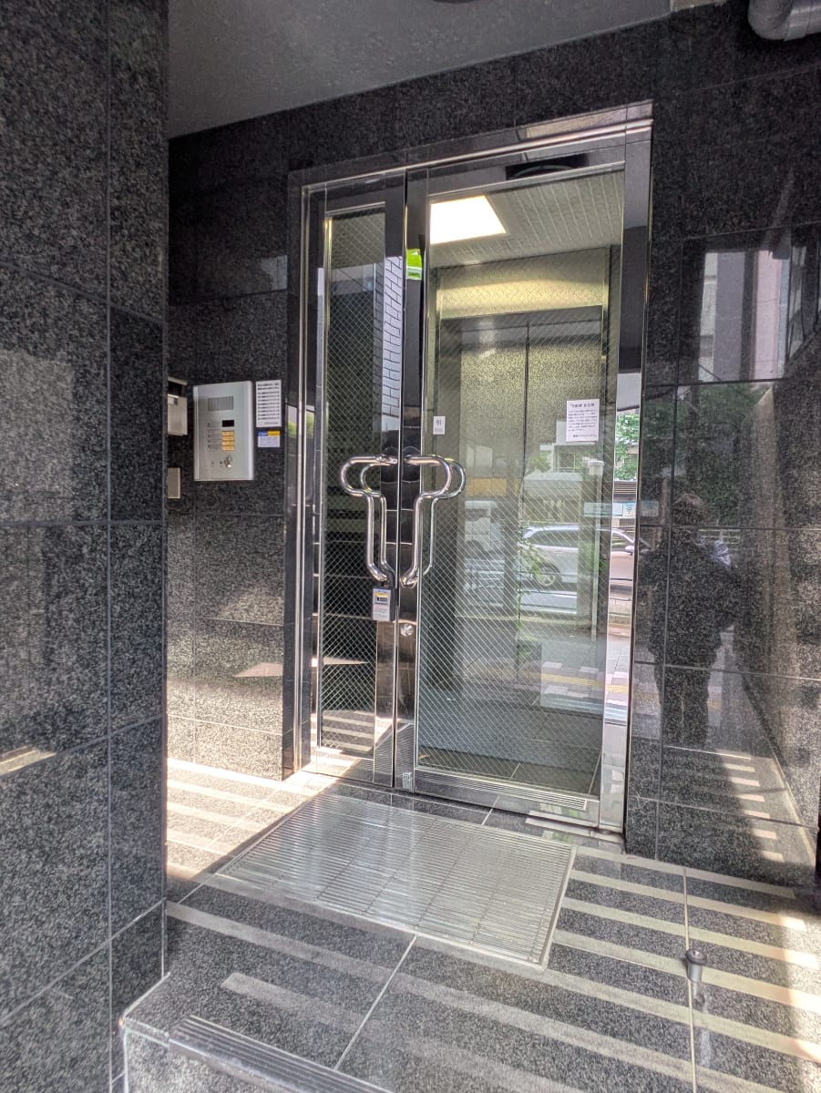 v20251007150704/fresh/building/J00100401472_3