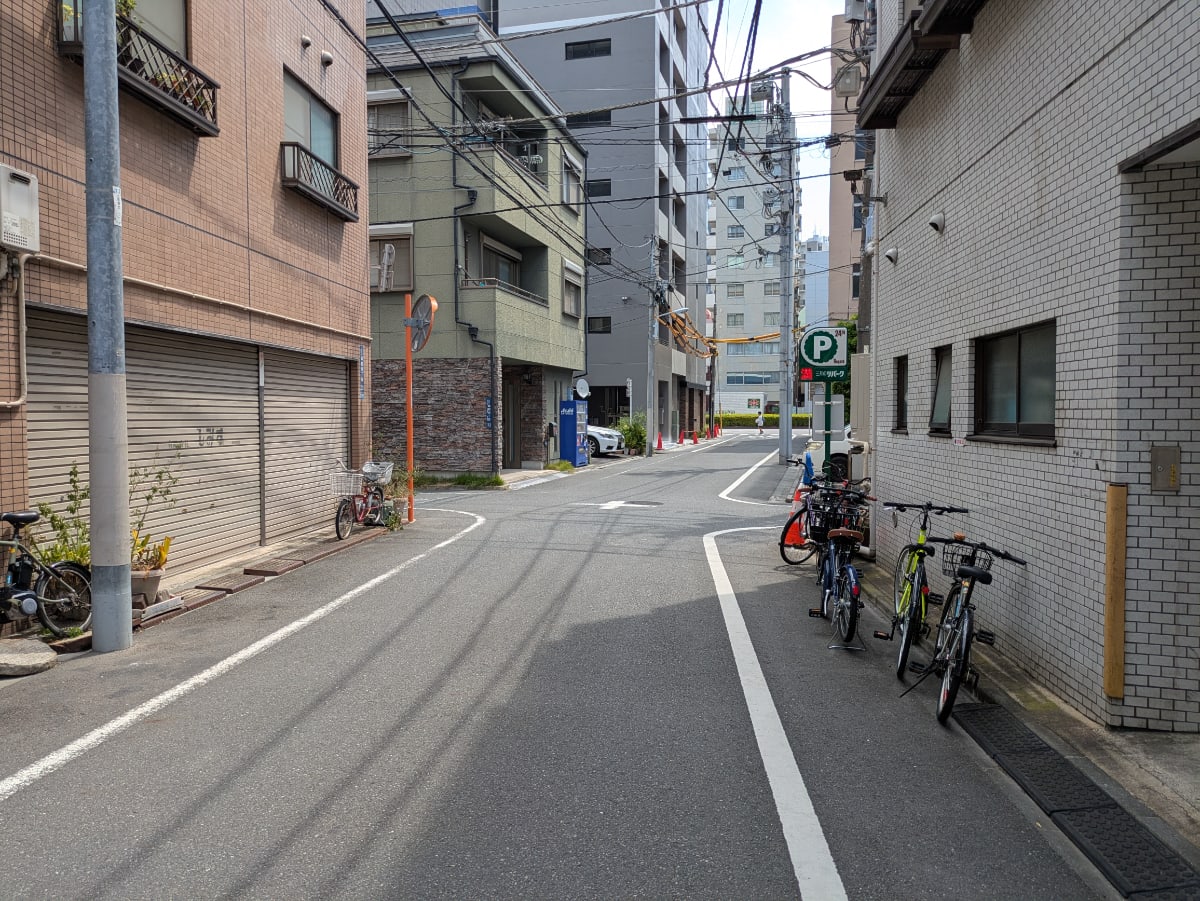 v20251007150704/fresh/building/J00100402103_17