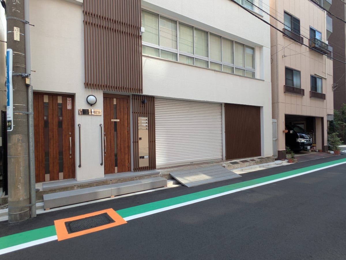 v20251007150704/fresh/building/J00100405300_10