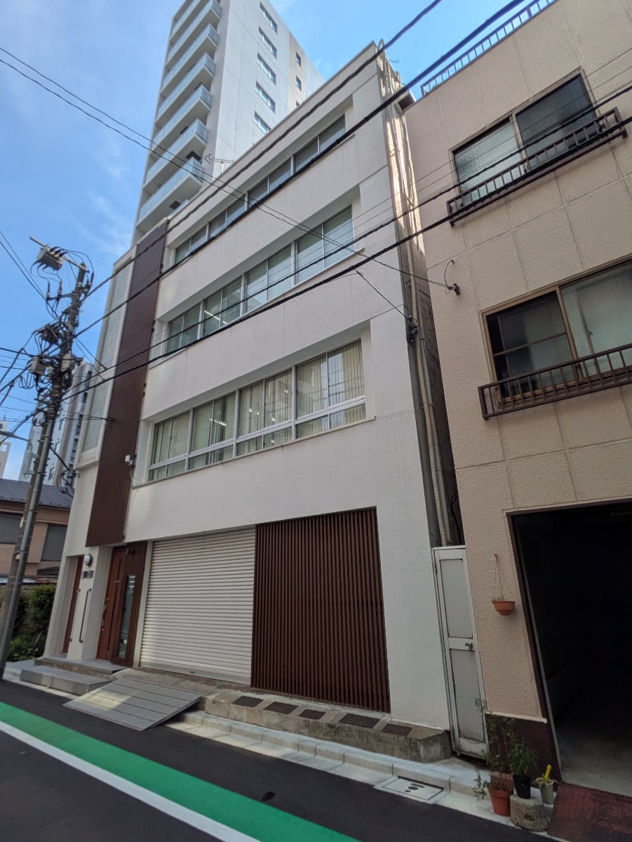 v20251007150704/fresh/building/J00100405300_8