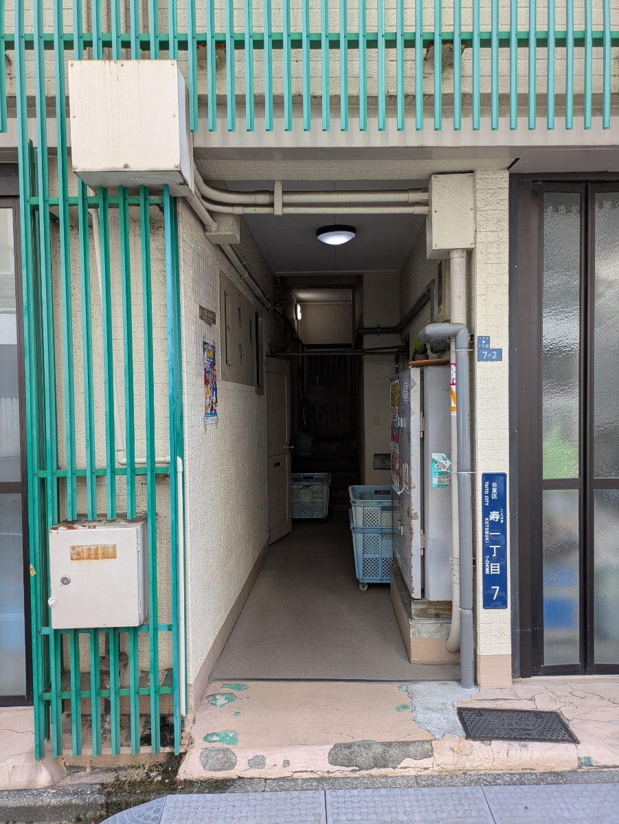 v20251007150704/fresh/building/J00100405632_3