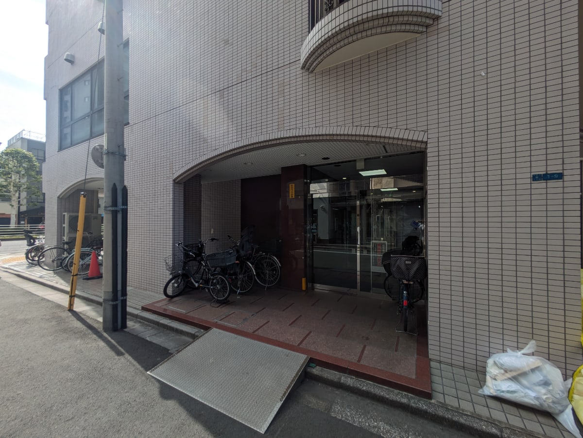 v20251007150704/fresh/building/J00100406484_12