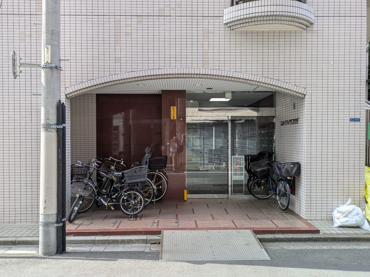v20251007150704/fresh/building/J00100406484_13