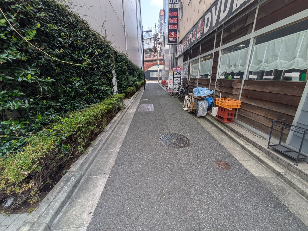 v20251007150704/fresh/building/J00100413613_12