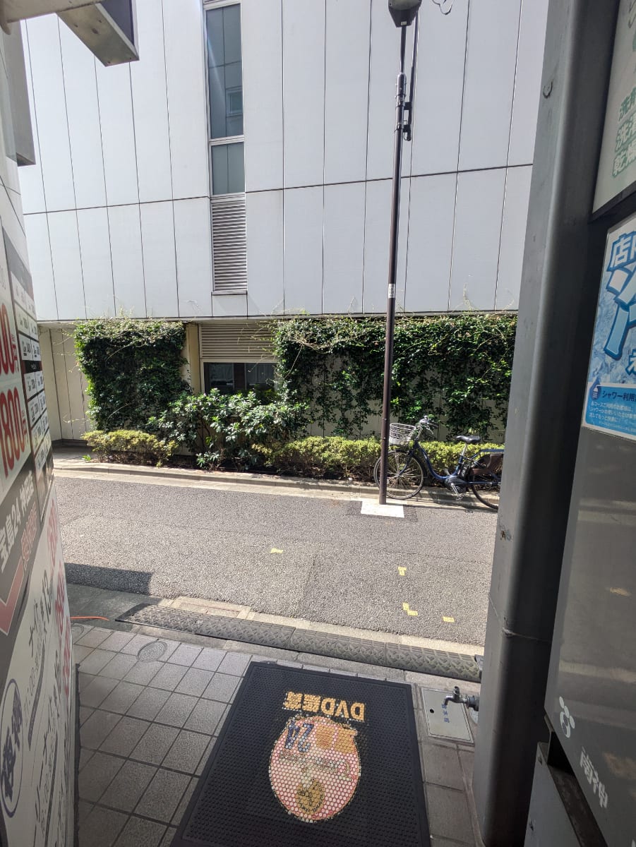 v20251007150704/fresh/building/J00100413613_9