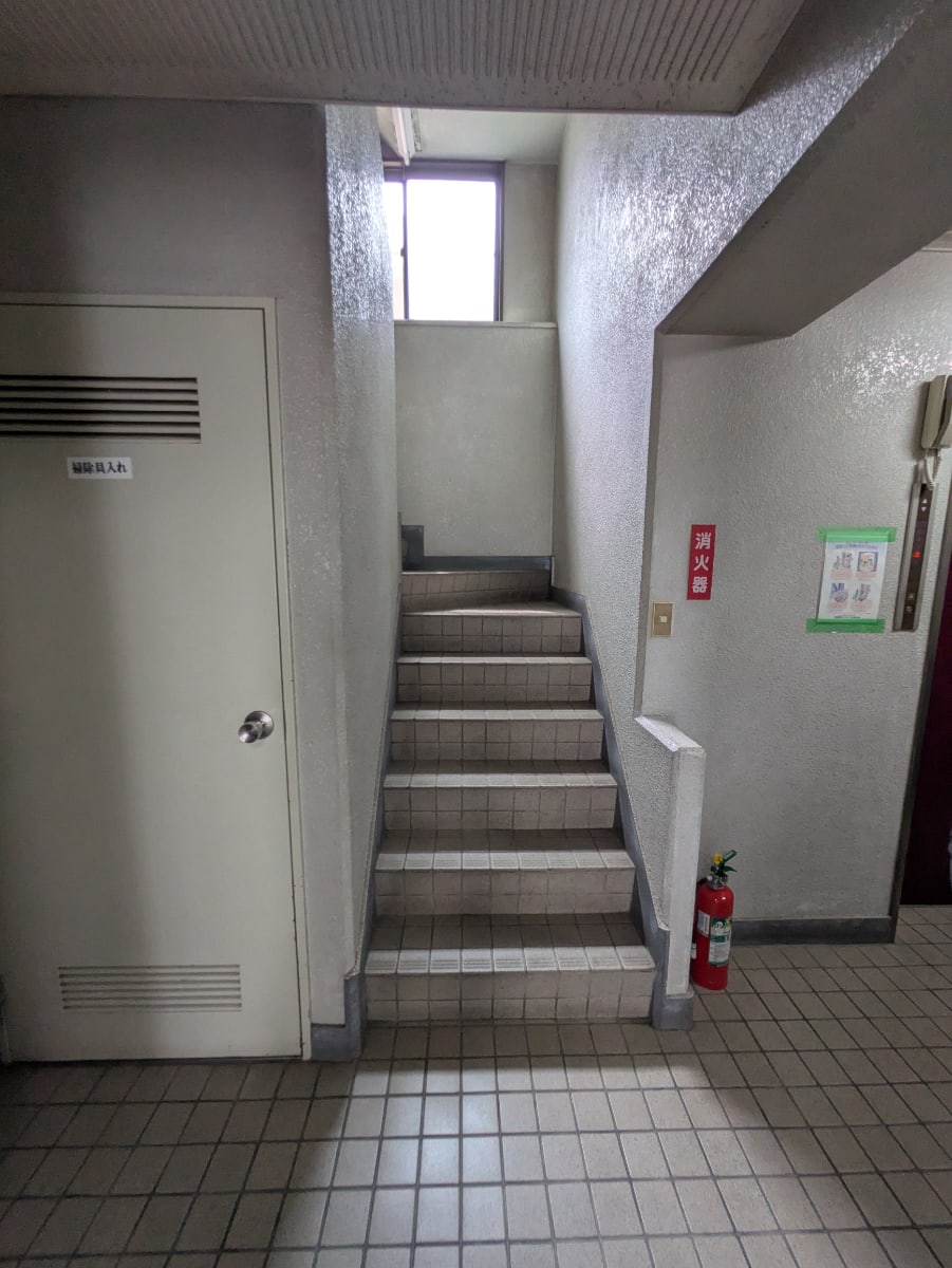 v20251007150704/fresh/building/J00100413956_13