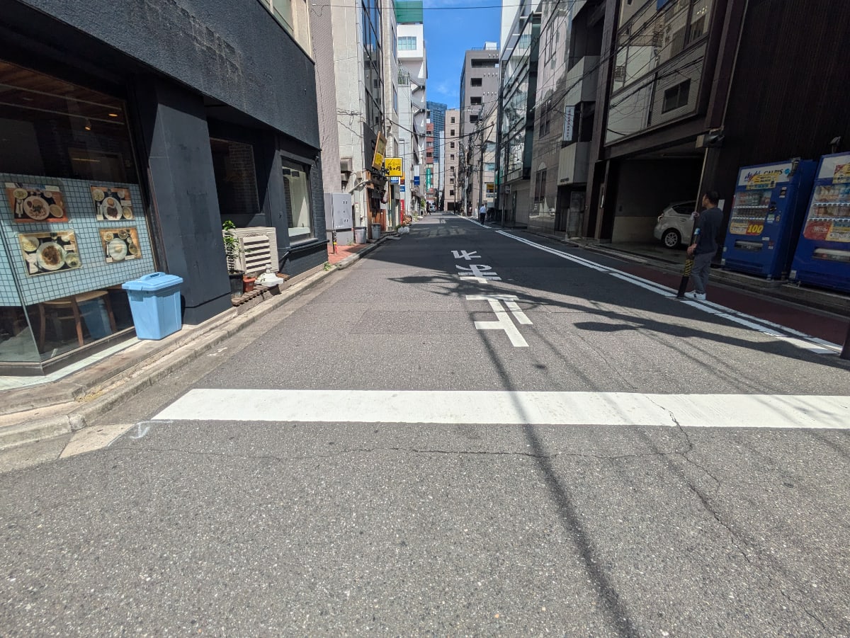 v20251007150704/fresh/building/J00100441981_11