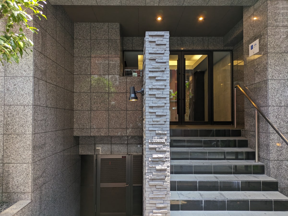 v20251007150704/fresh/building/J00100478742_11