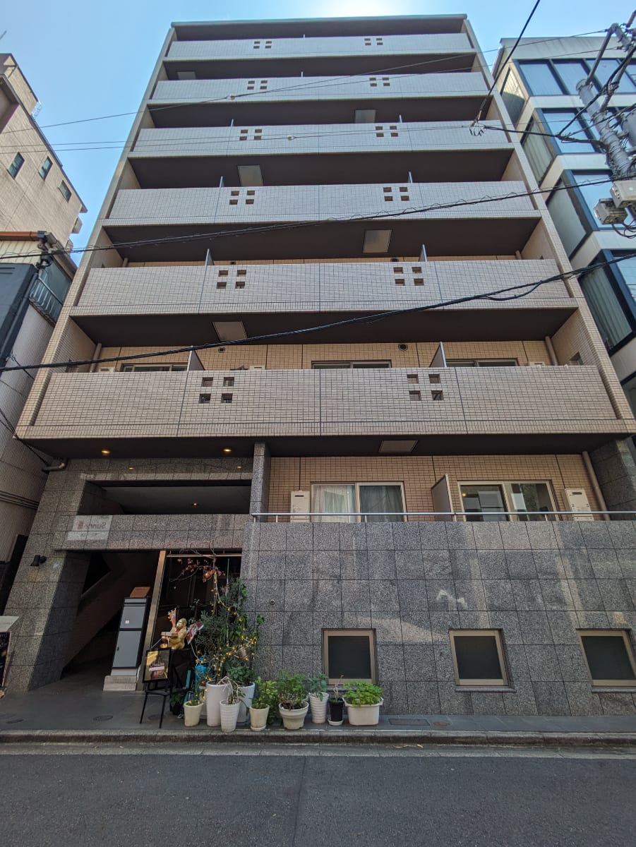 v20251007150704/fresh/building/J00100478742_8