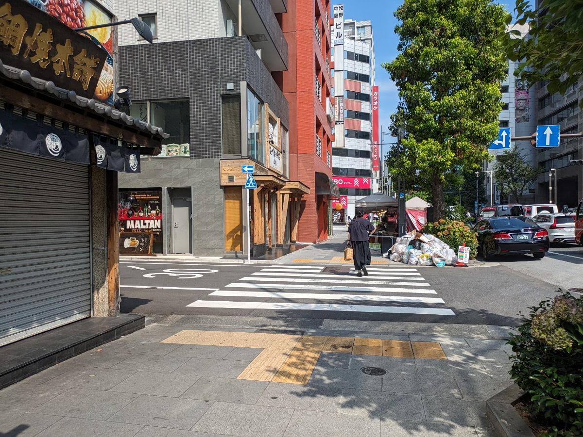 v20251007150704/fresh/building/J00100490313_11