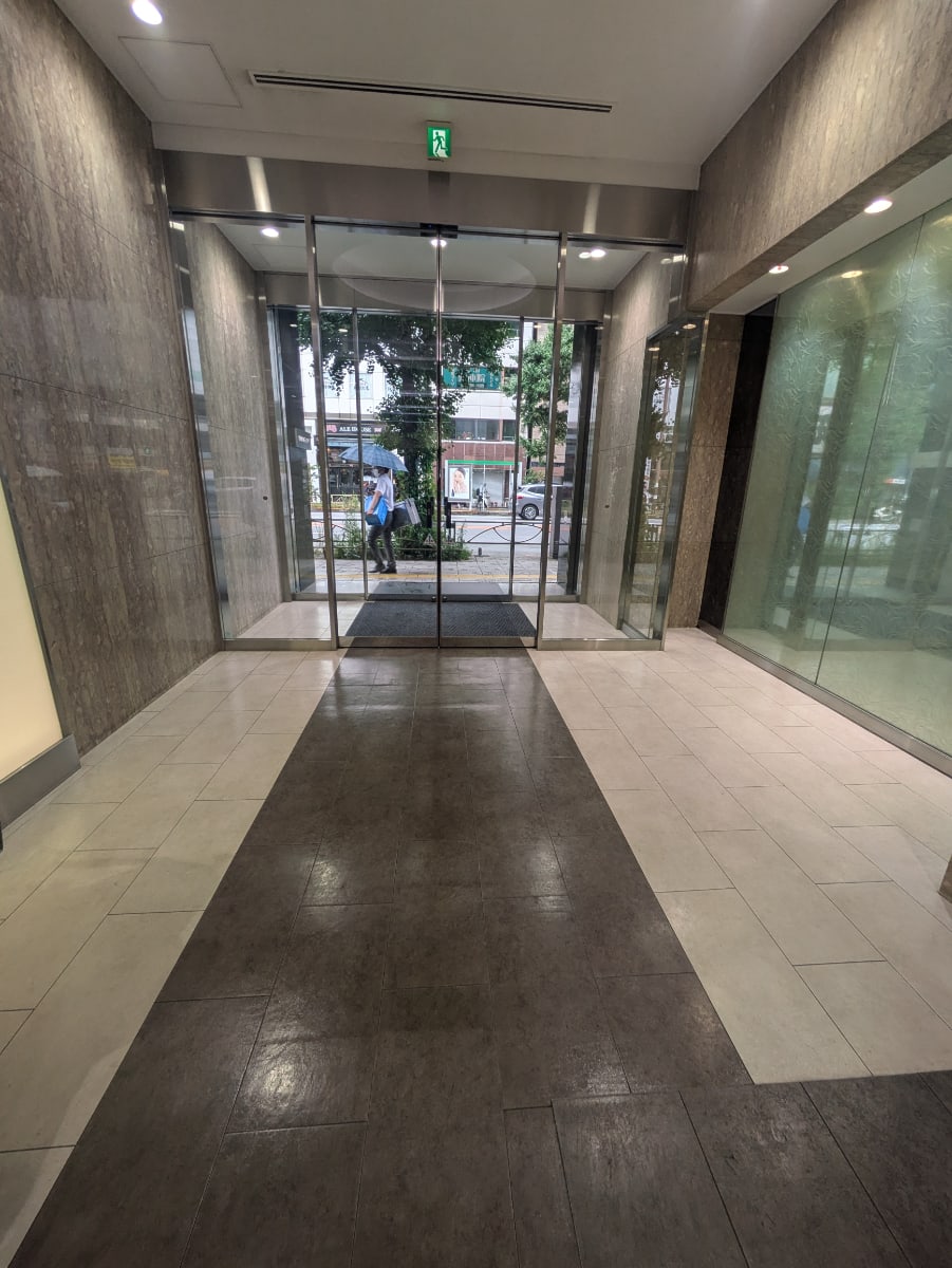 v20251008150720/fresh/building/J00100373905_11