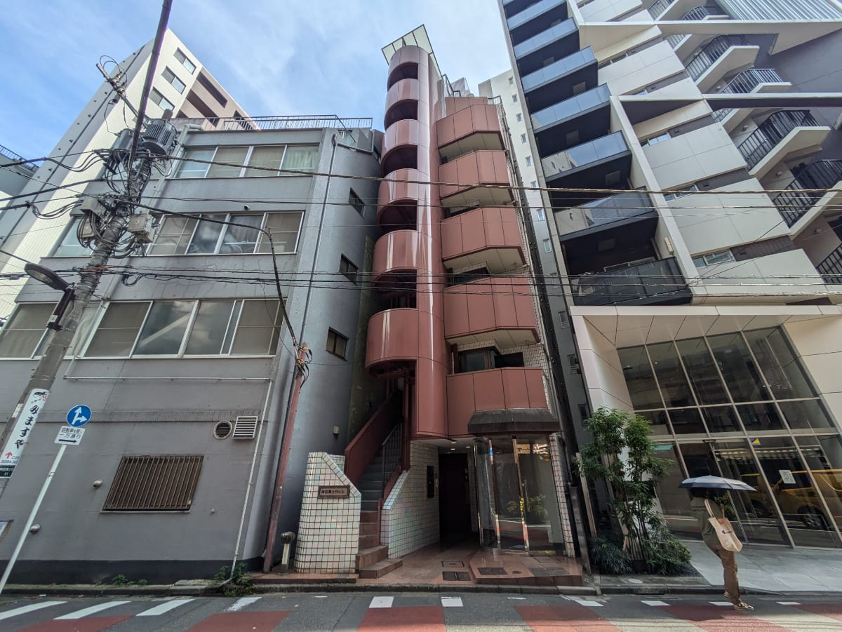 v20251008150720/fresh/building/J00100375304_1