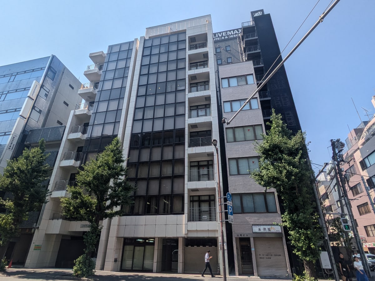 v20251008150720/fresh/building/J00100381796_11