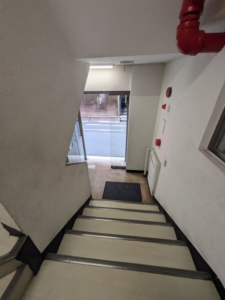 v20251008150720/fresh/building/J00100381797_9
