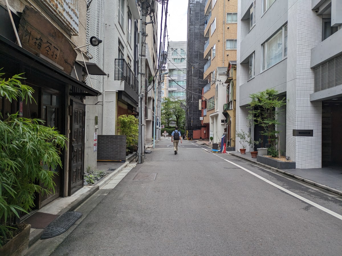 v20251008150721/fresh/building/J00100278599_2