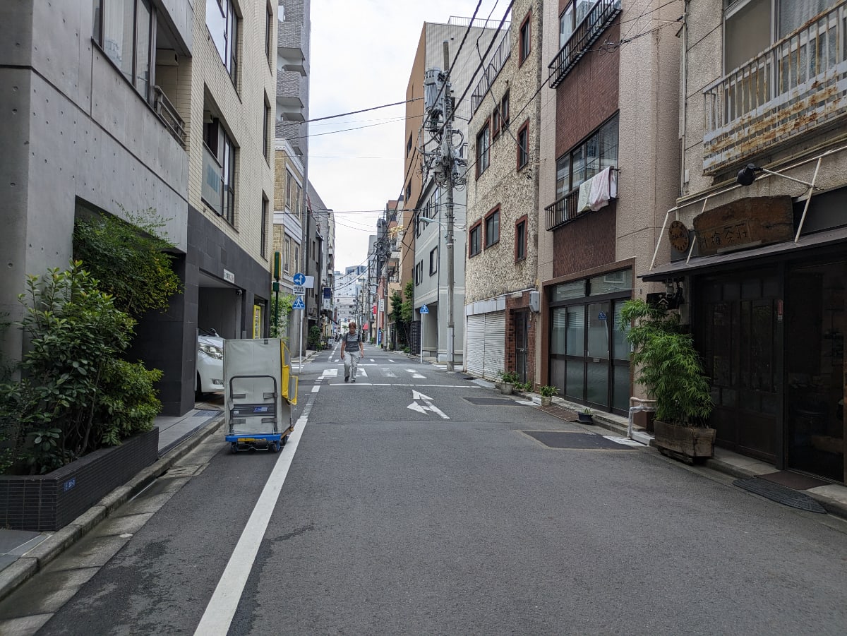 v20251008150721/fresh/building/J00100278599_7