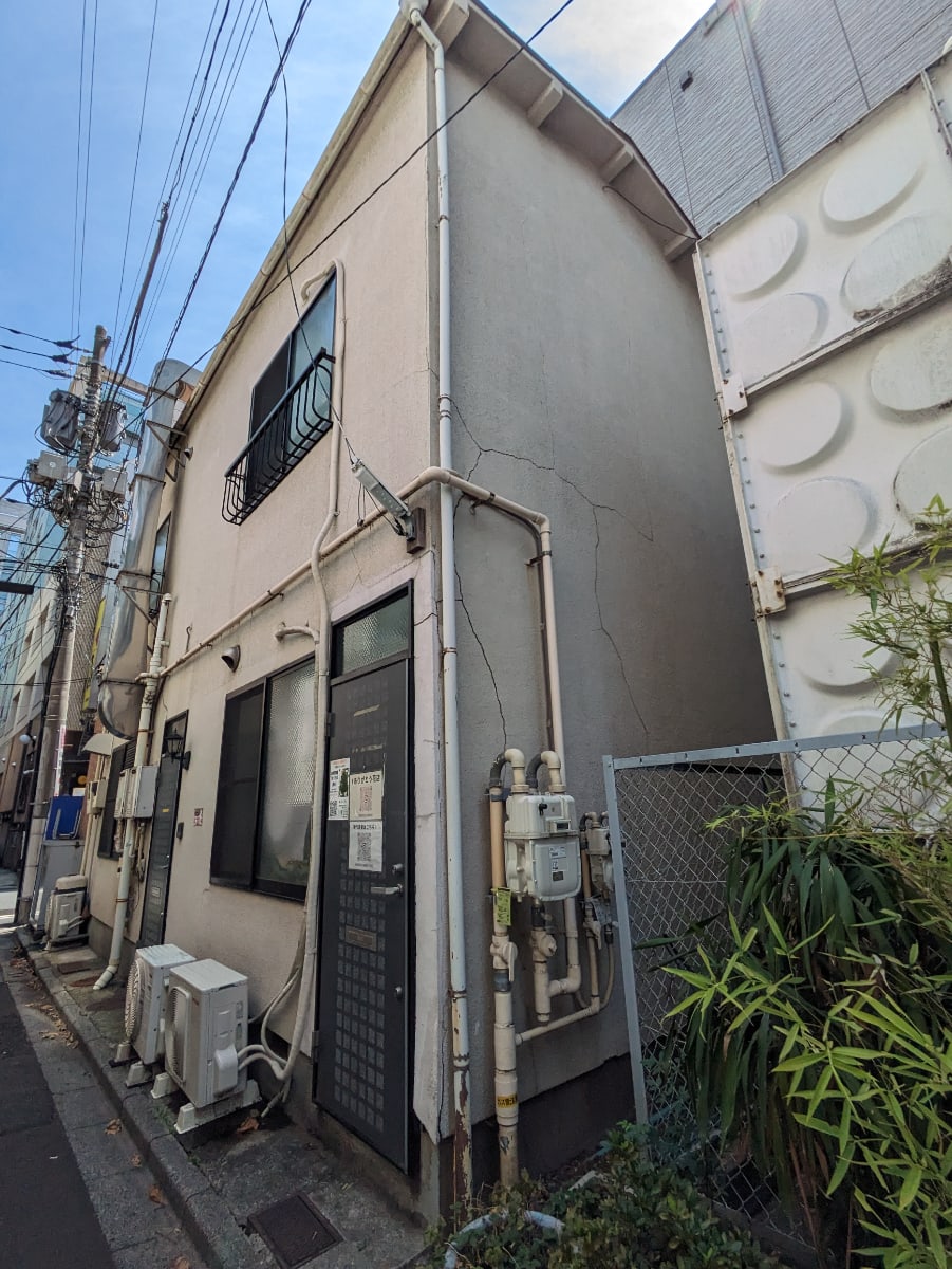 v20251008150721/fresh/building/J00100364379_6