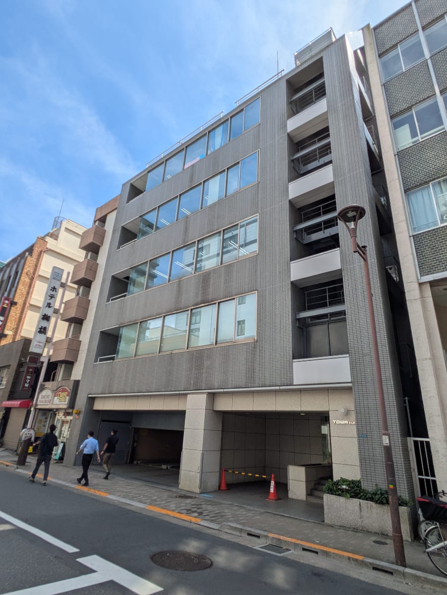 v20251008150721/fresh/building/J00100378810_8