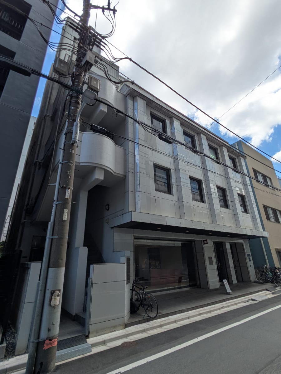 v20251008150721/fresh/building/J00100379204_8