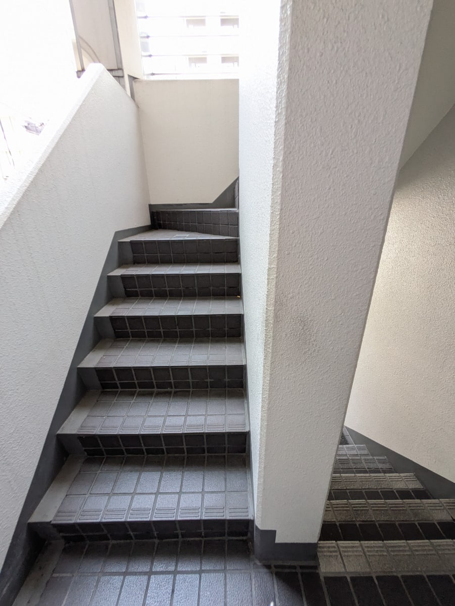 v20251008150721/fresh/building/J00100379337_14