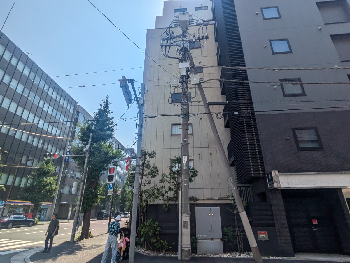 v20251008150721/fresh/building/J00100379841_6