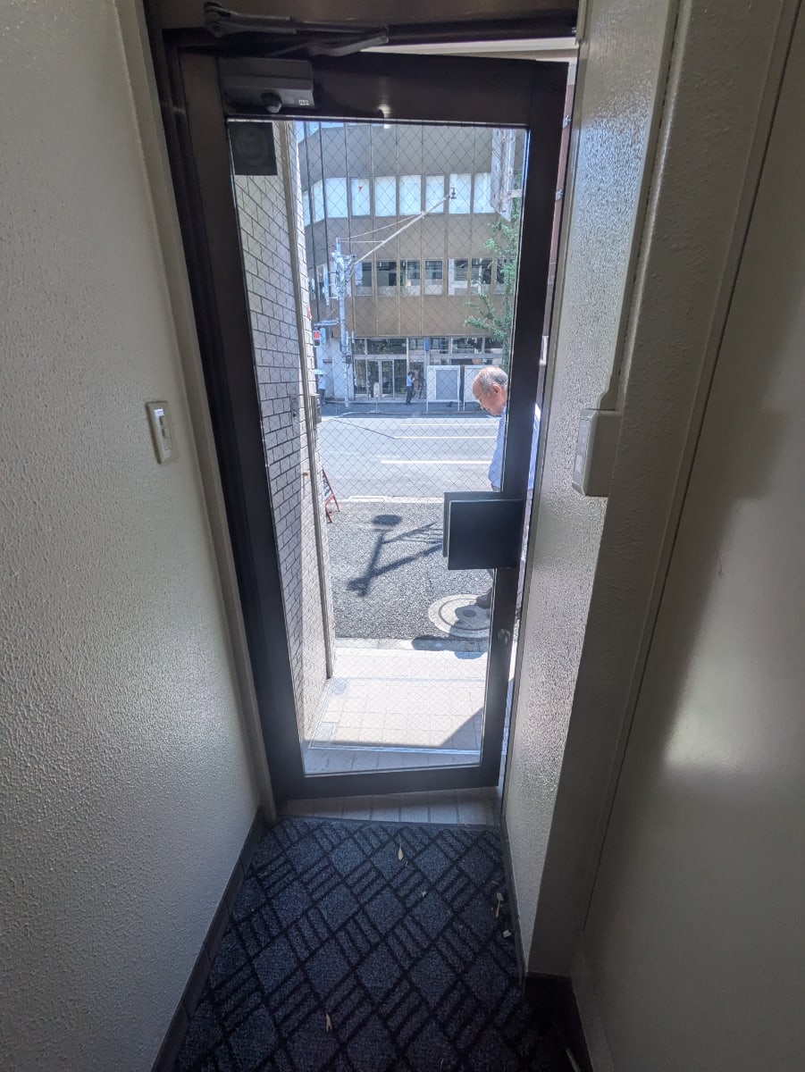 v20251008150721/fresh/building/J00100379841_7