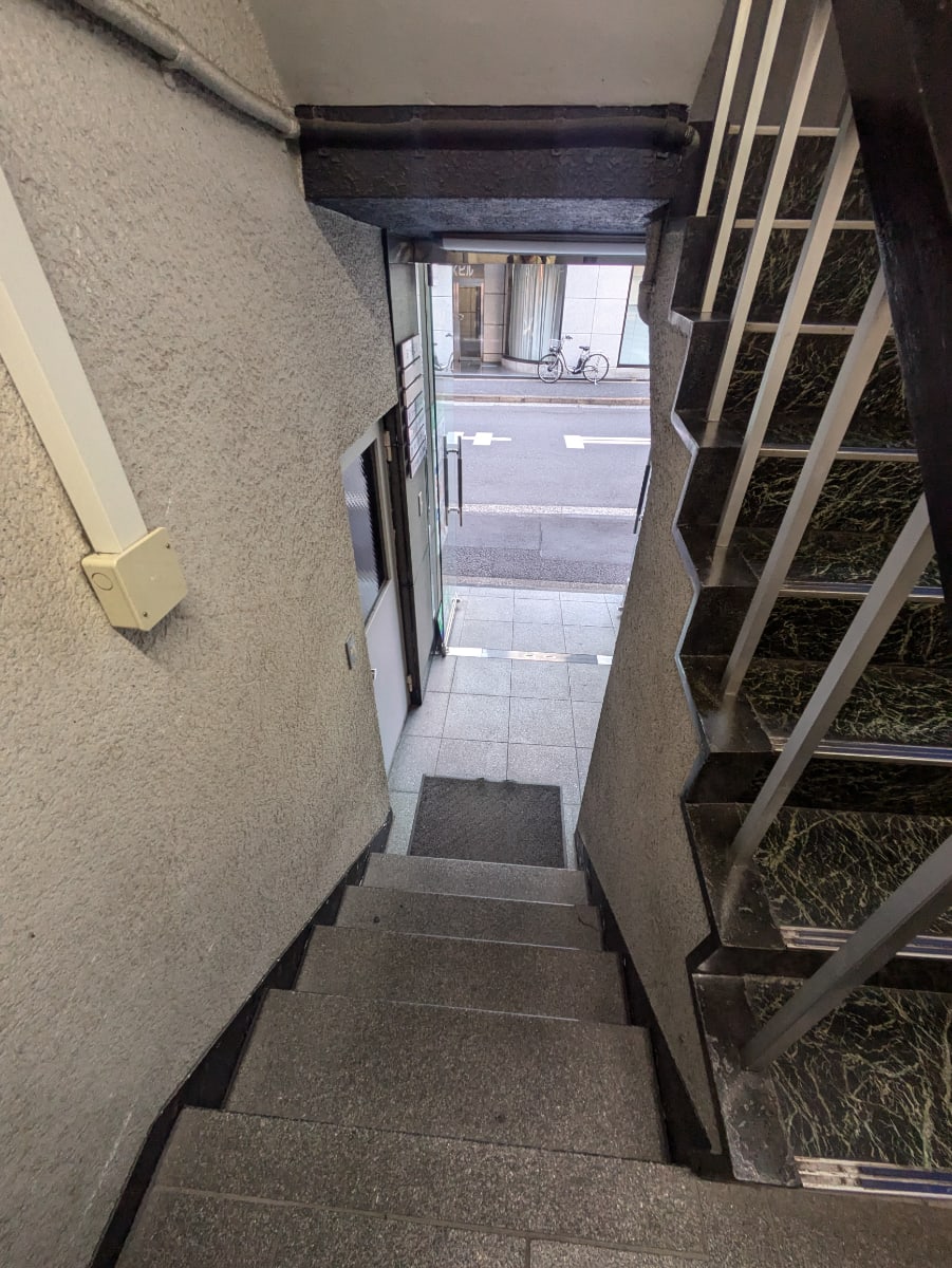 v20251008150721/fresh/building/J00100380784_9