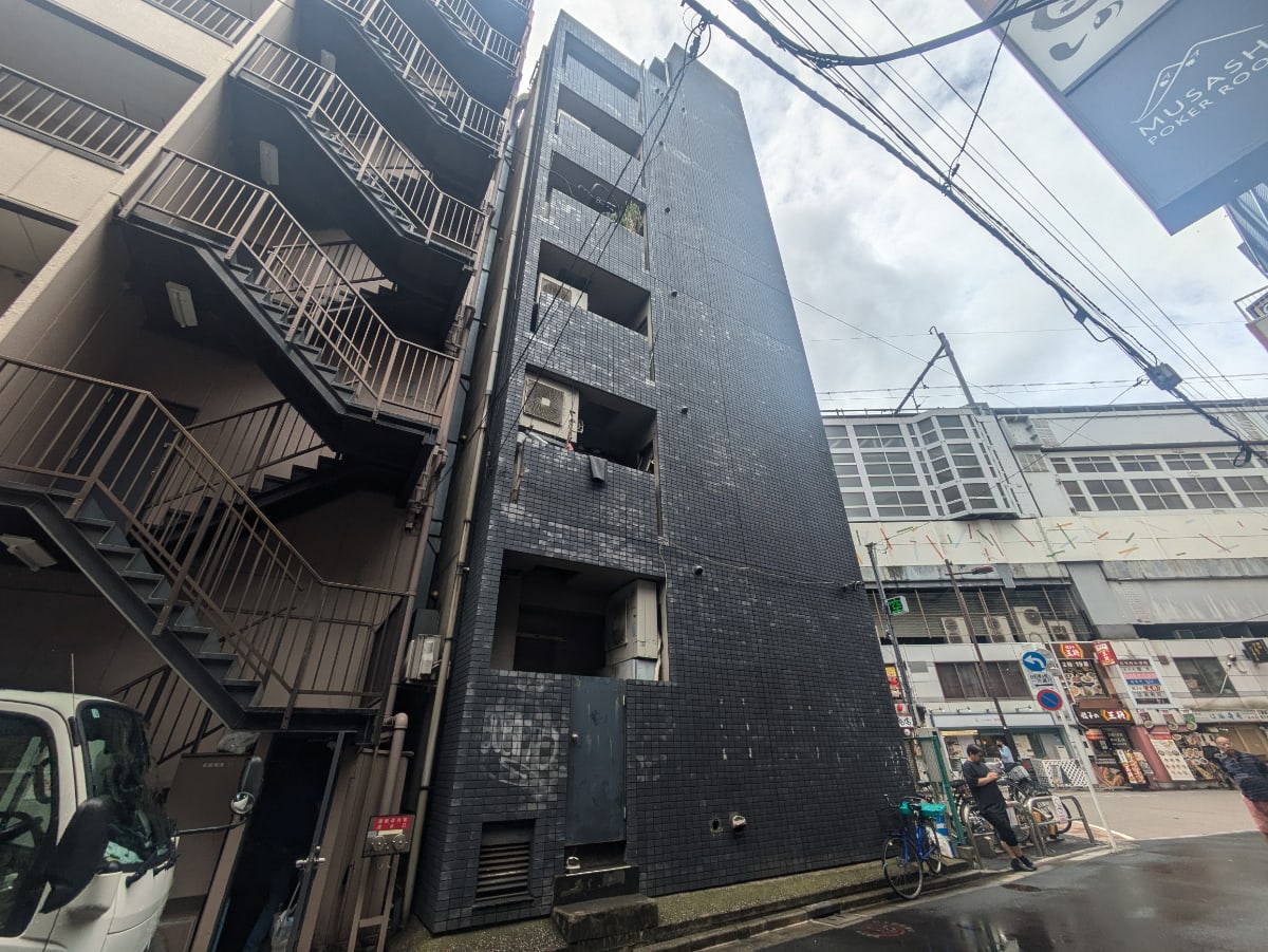 v20251008150721/fresh/building/J00100388503_6