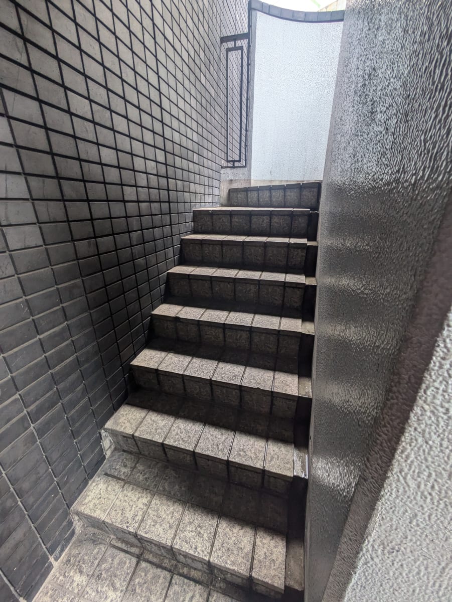 v20251008150721/fresh/building/J00100388503_9