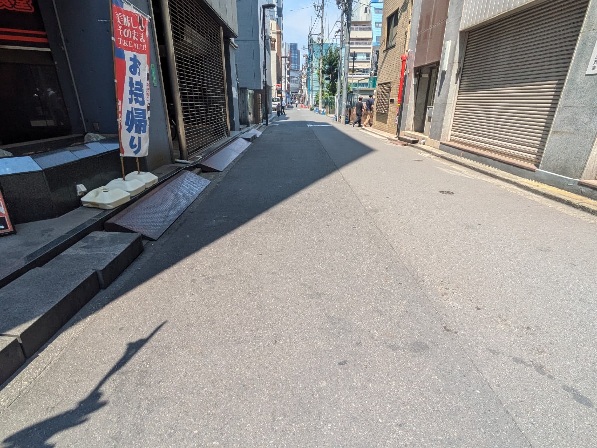 v20251008150721/fresh/building/J00100389240_13