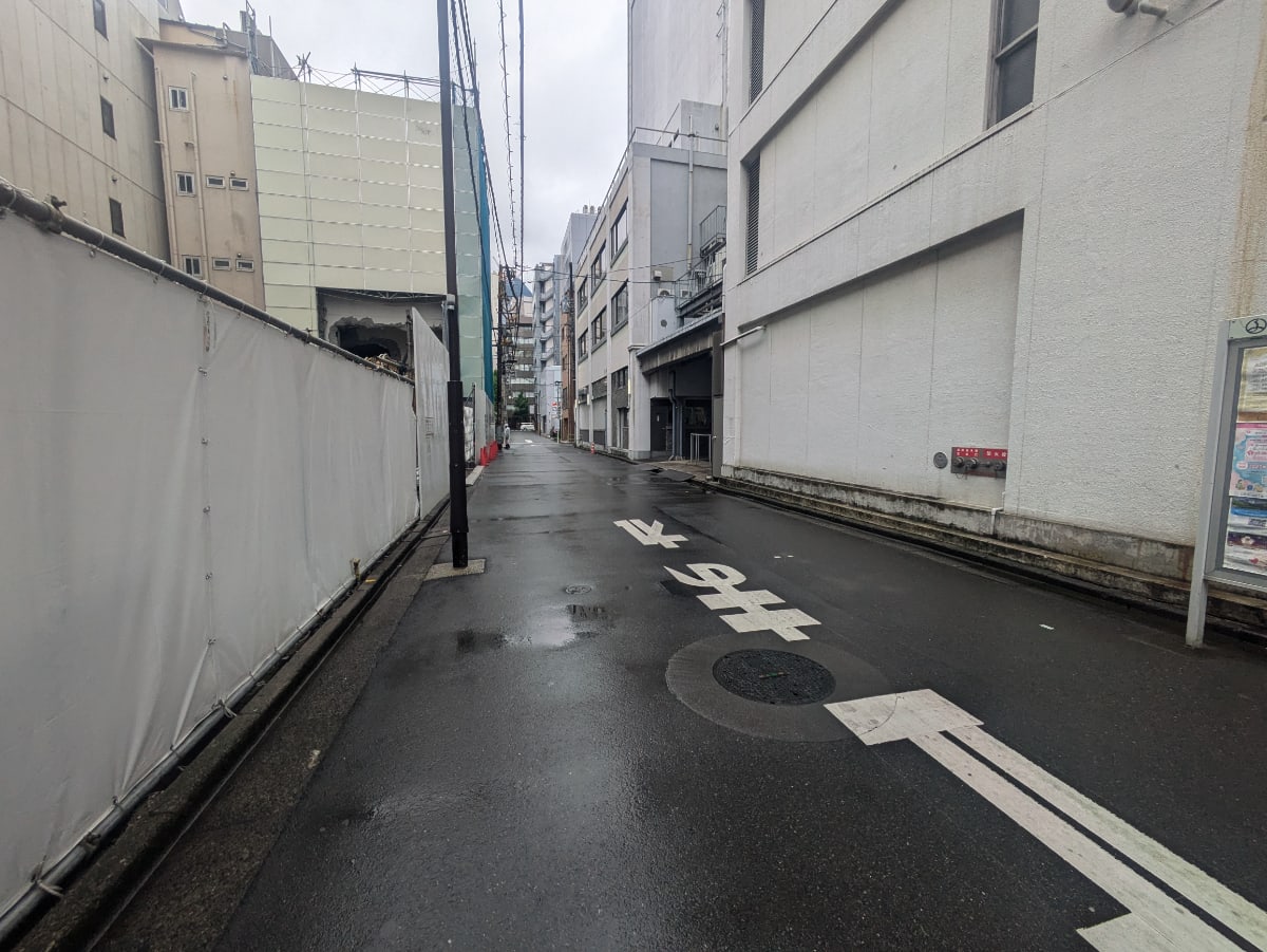 v20251008150721/fresh/building/J00100390214_14