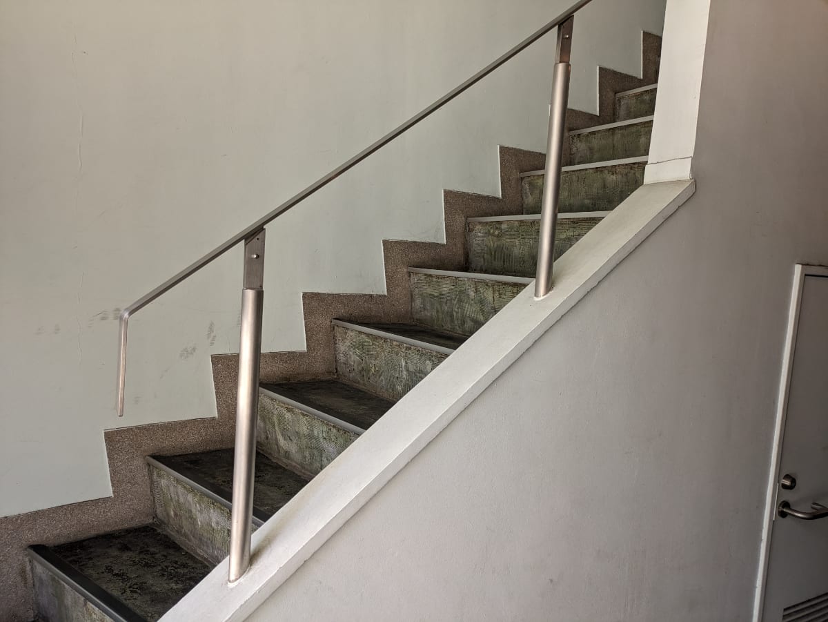 v20251008150721/fresh/building/J00100398237_12