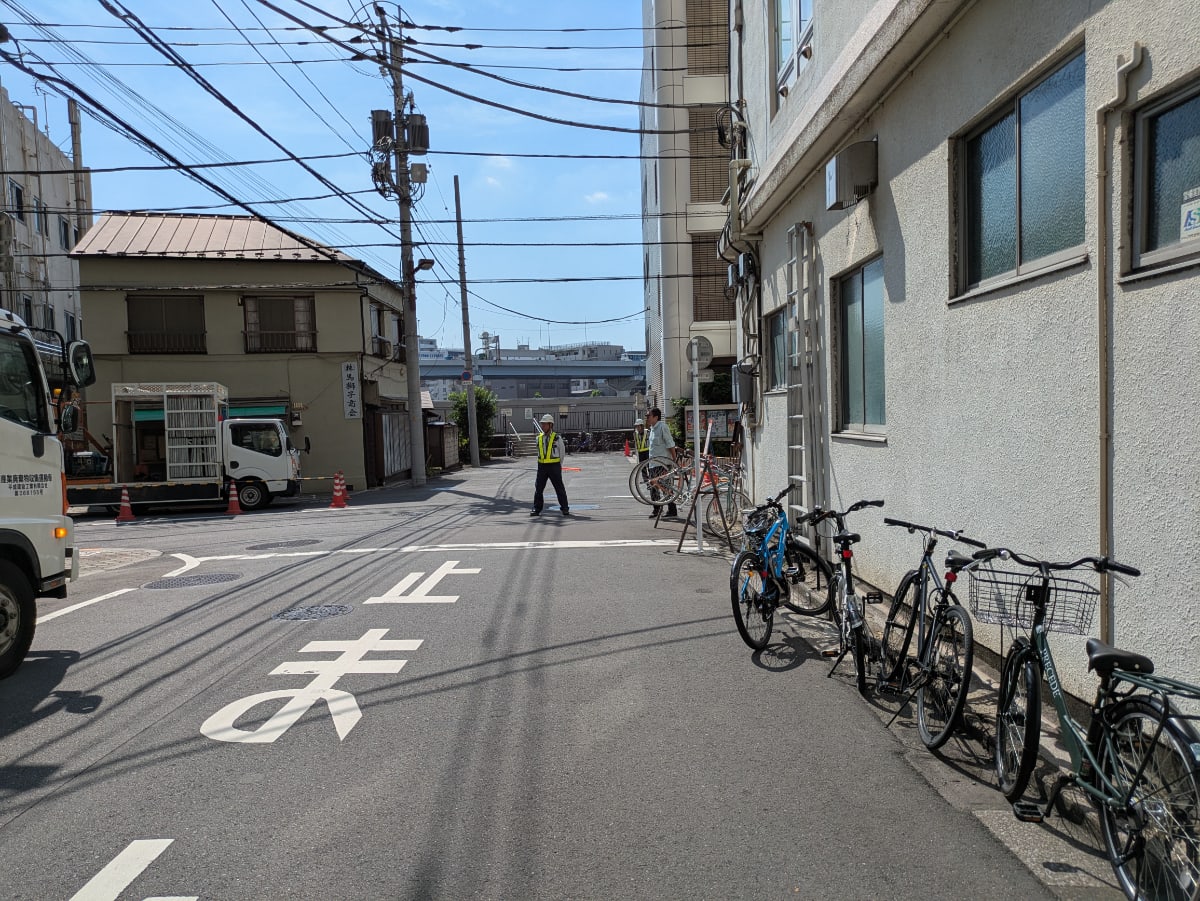 v20251008150721/fresh/building/J00100408127_15