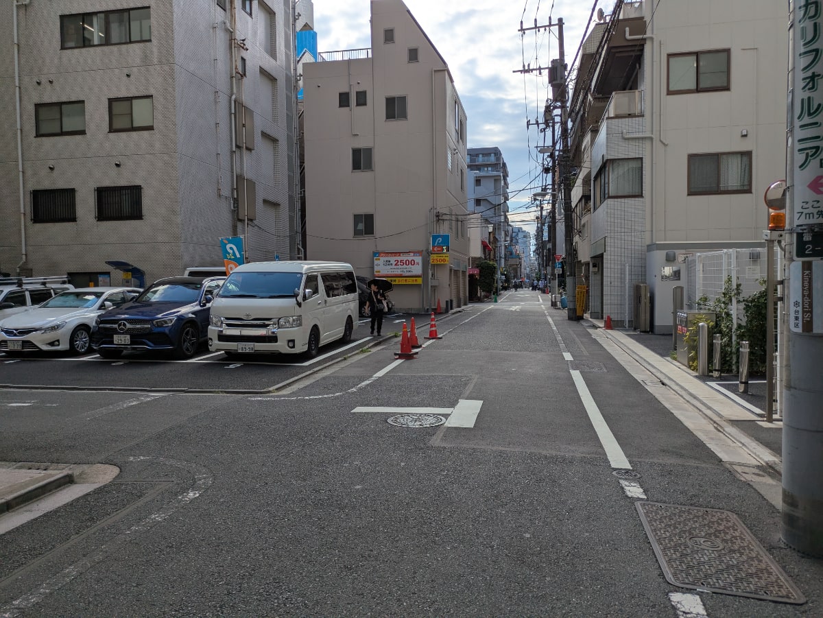 v20251008150721/fresh/building/J00100418757_2