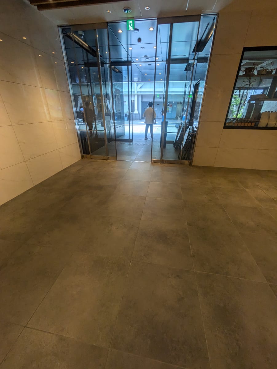 v20251008150721/fresh/building/J00100511356_10
