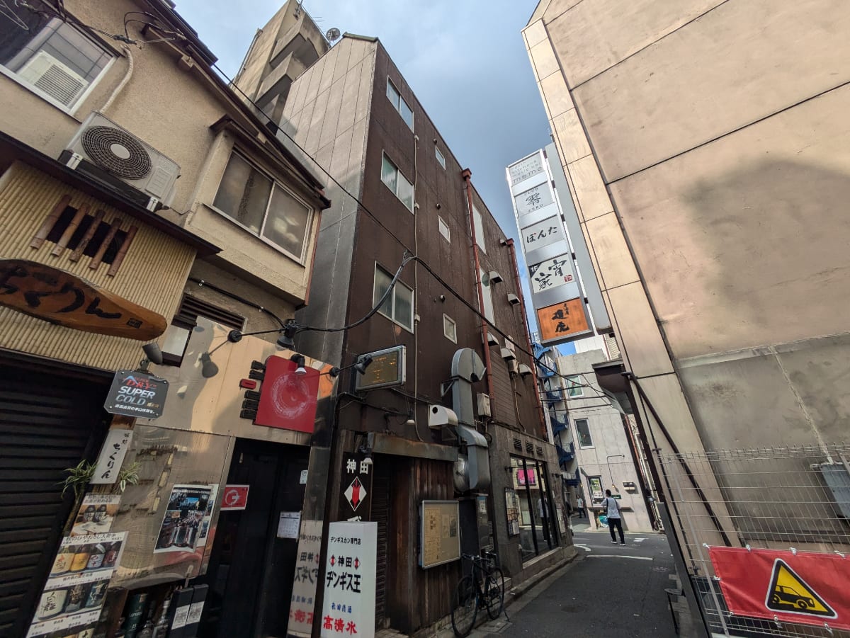 v20251009150657/fresh/building/J00100360212_7