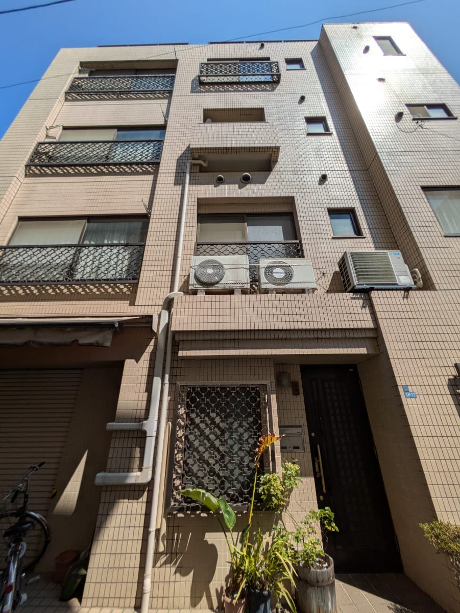 v20251009150657/fresh/building/J00100368309_8